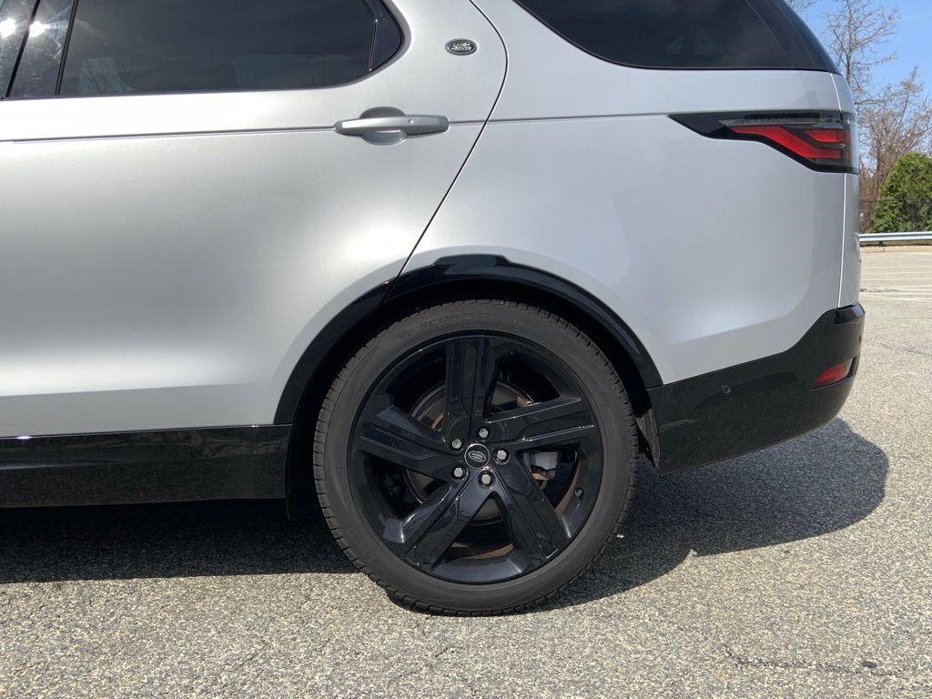 2024 Land Rover Discovery SE photo 10