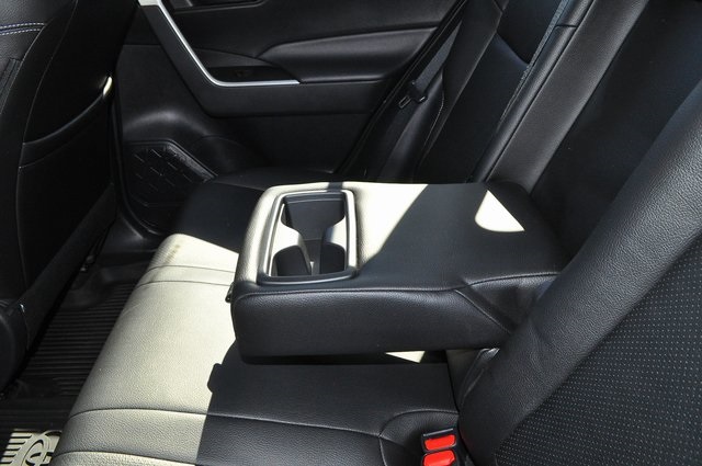 2020 Toyota RAV4 LE photo 16