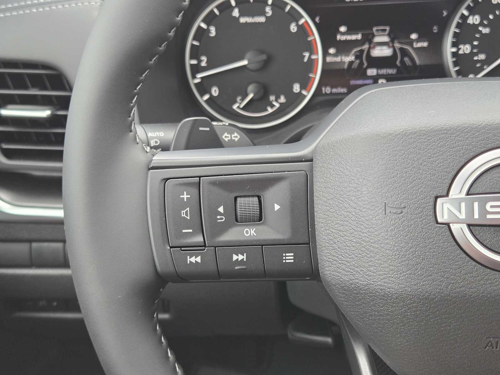 2026 Nissan Rogue SV photo 19