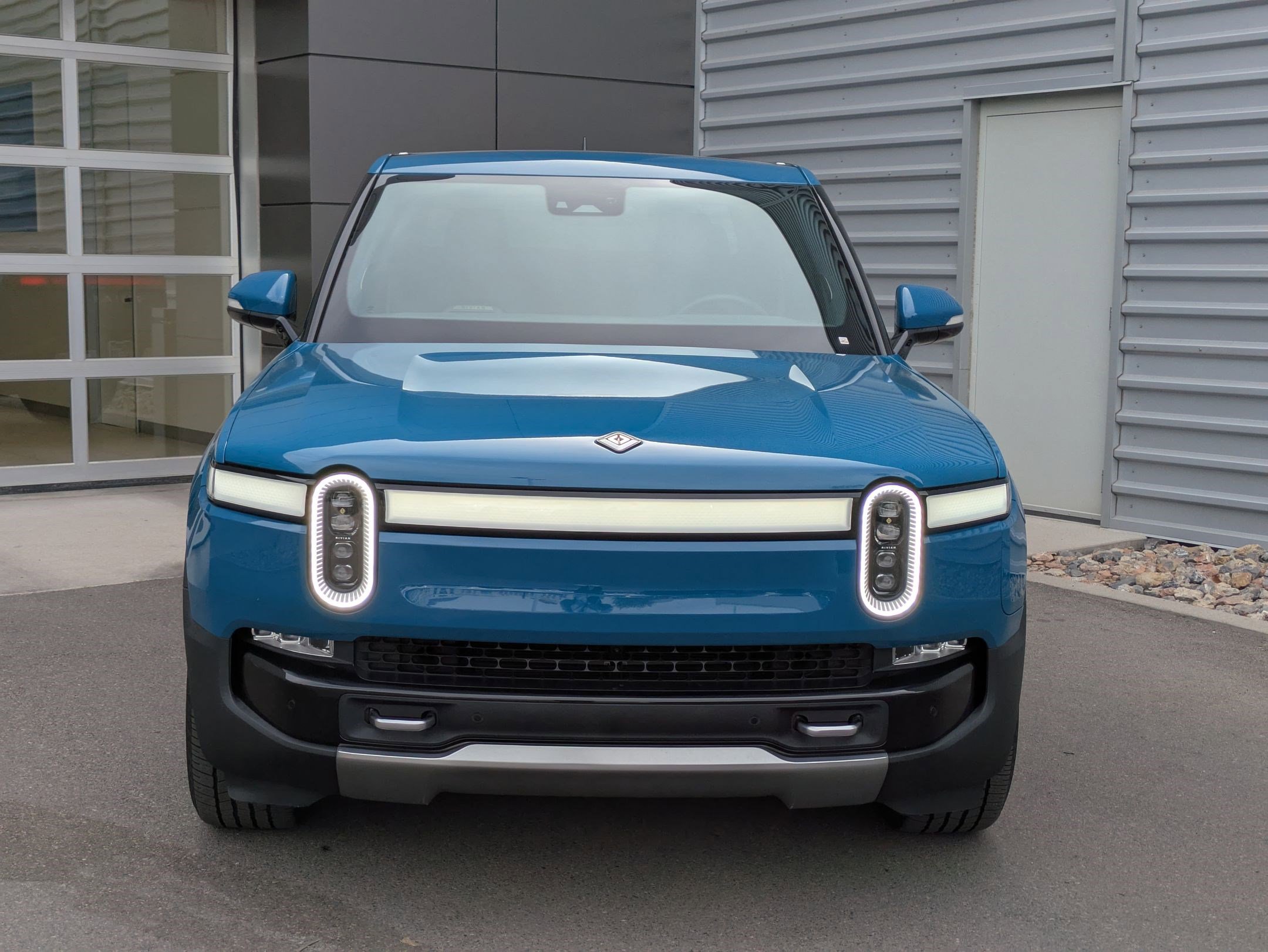 2022 Rivian R1T Adventure photo 8