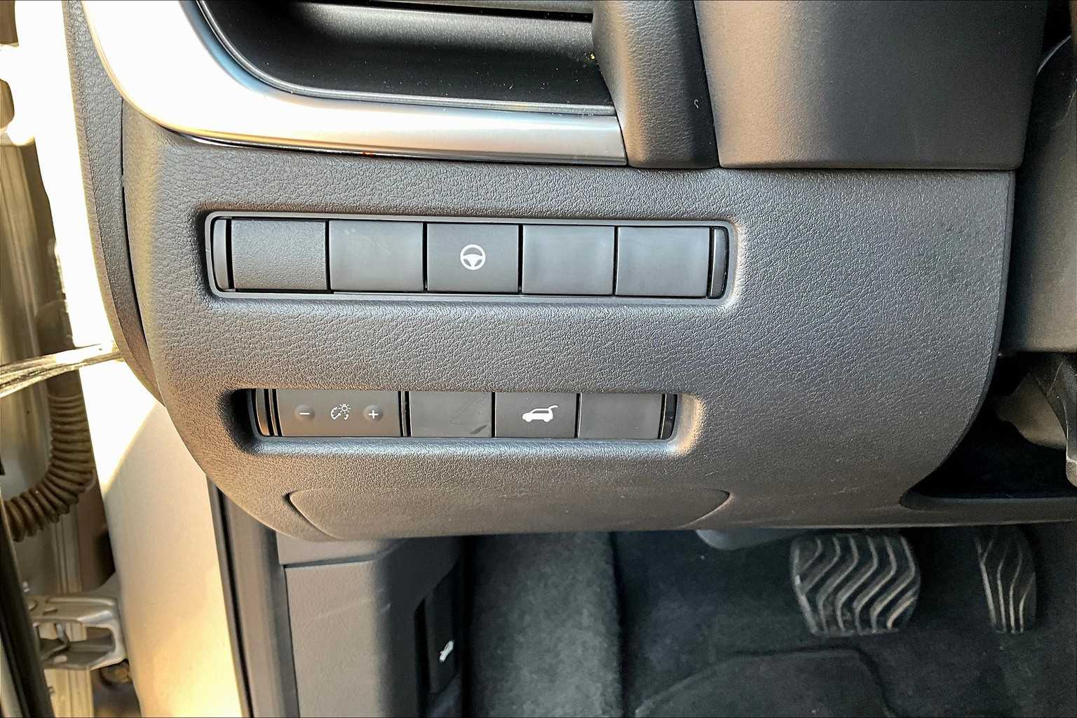 2023 Nissan Rogue SV photo 28