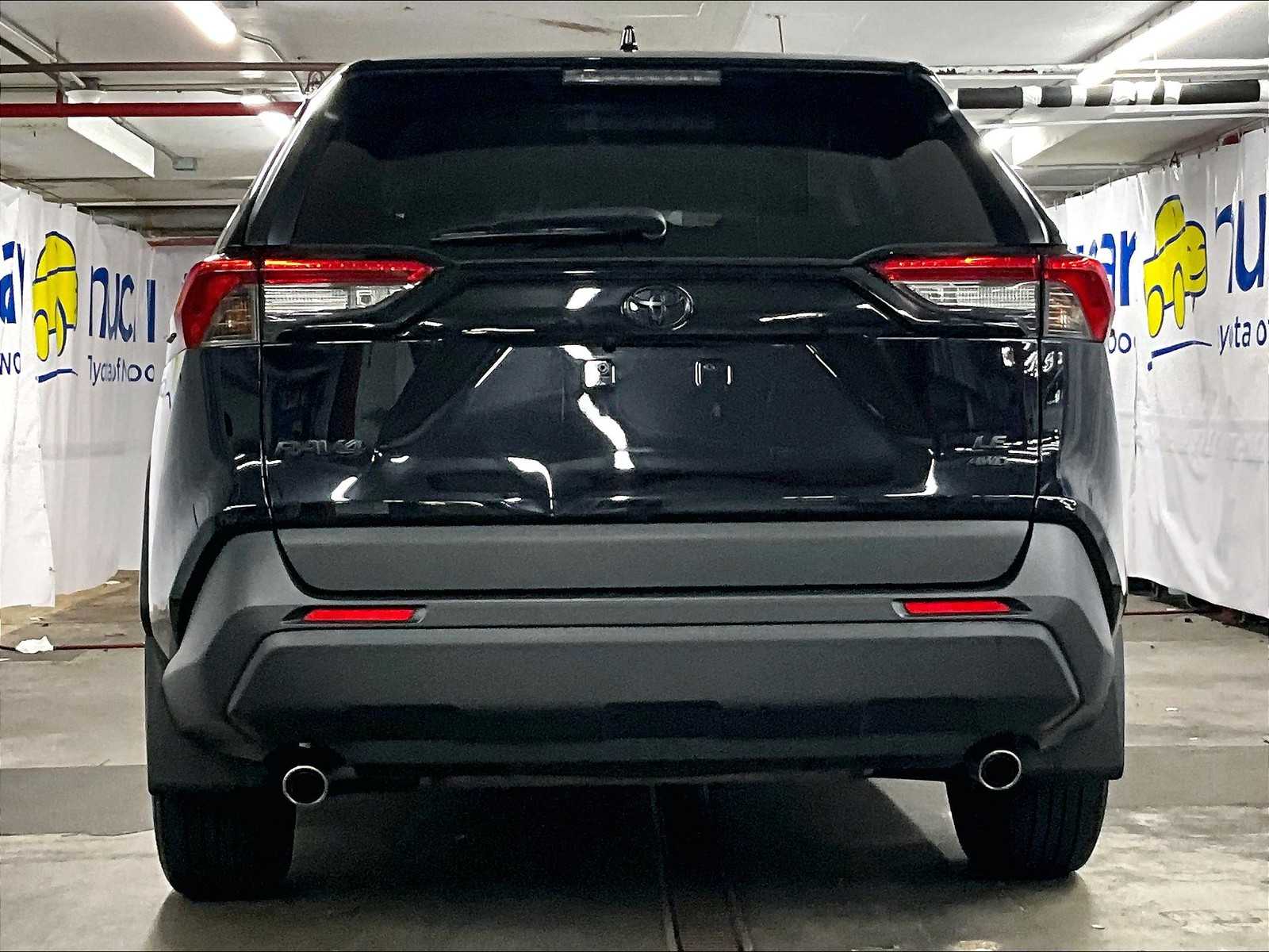 2023 Toyota RAV4 LE photo 5