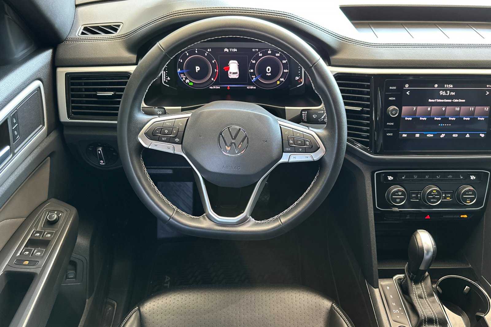 2022 Volkswagen Atlas Cross Sport V6 SE Technology photo 14