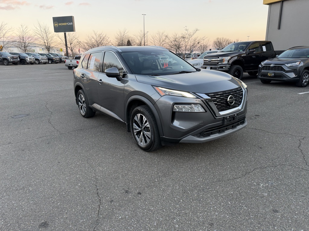 2021 Nissan Rogue SV's photo