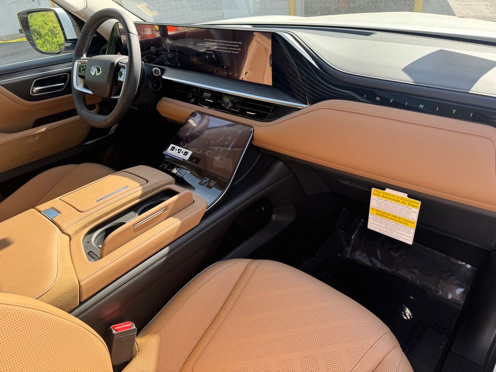 2025 Infiniti QX80 Luxe photo 11