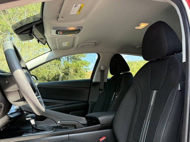 2023 Hyundai Elantra SEL photo 22