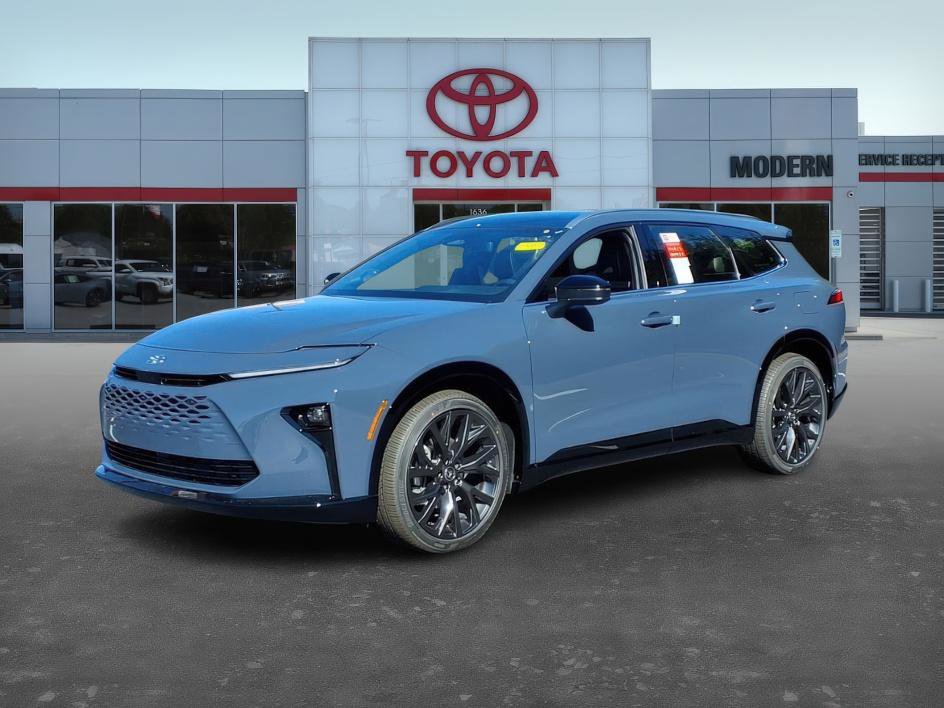 2025 Toyota Crown Signia Limited's photo