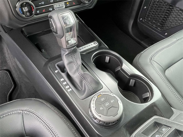 2025 Ford Bronco Outer Banks photo 12