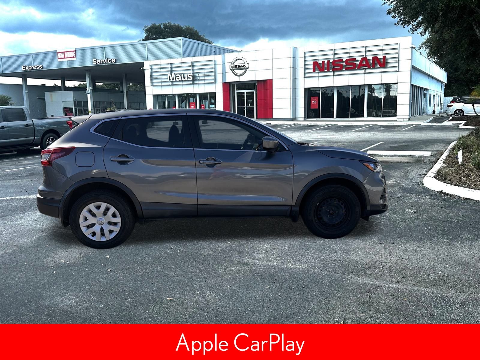 2020 Nissan Rogue Sport S photo 2