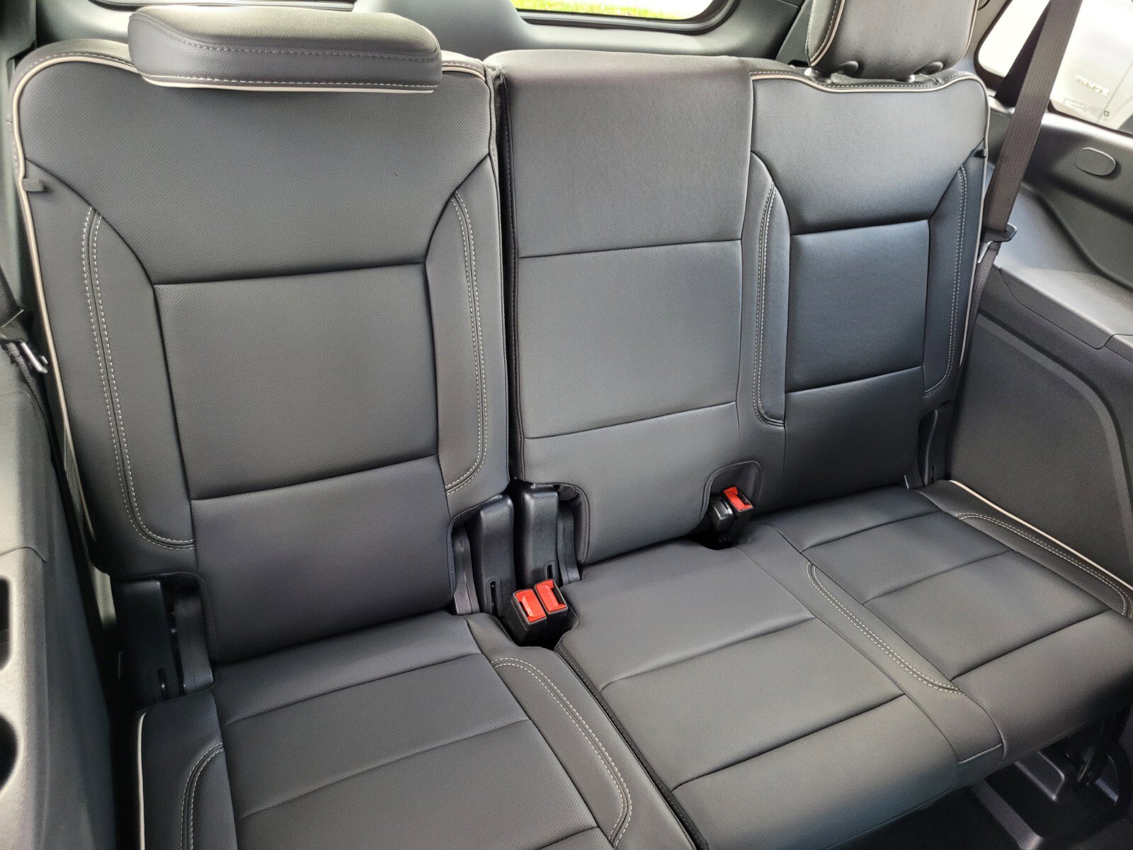 2025 Chevrolet Tahoe Premier photo 18