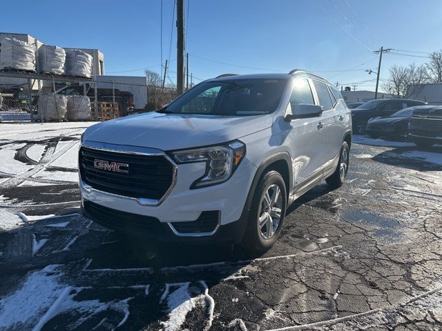2022 GMC Terrain SLE's photo