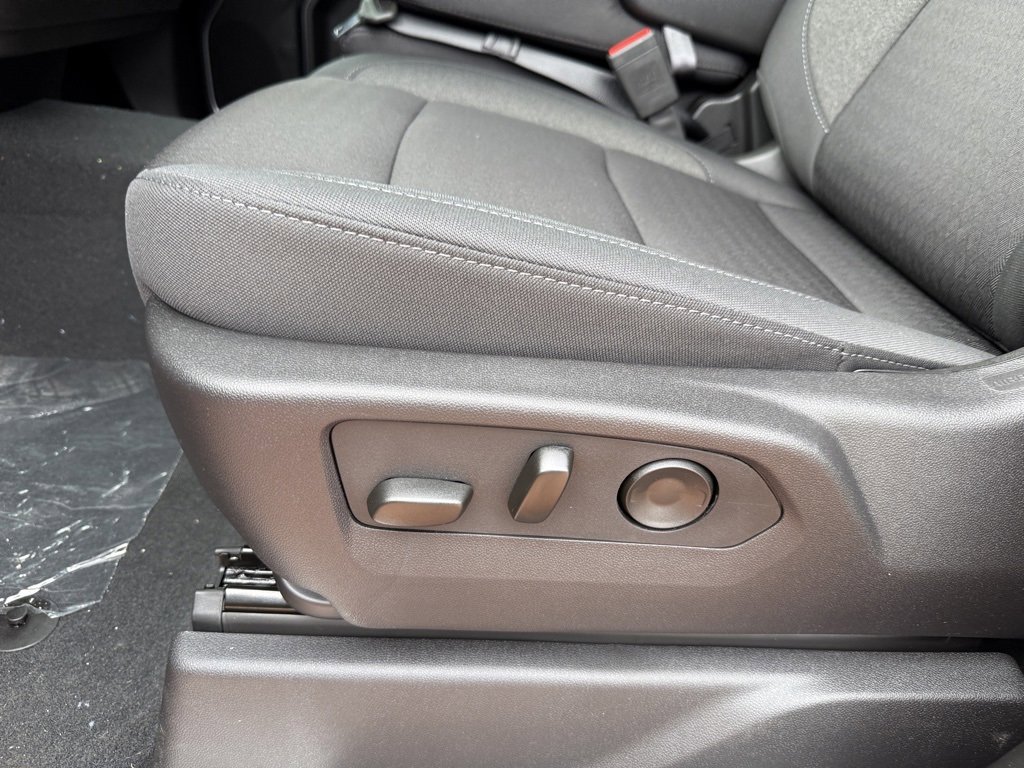 2025 Chevrolet Silverado 1500 LT photo 13
