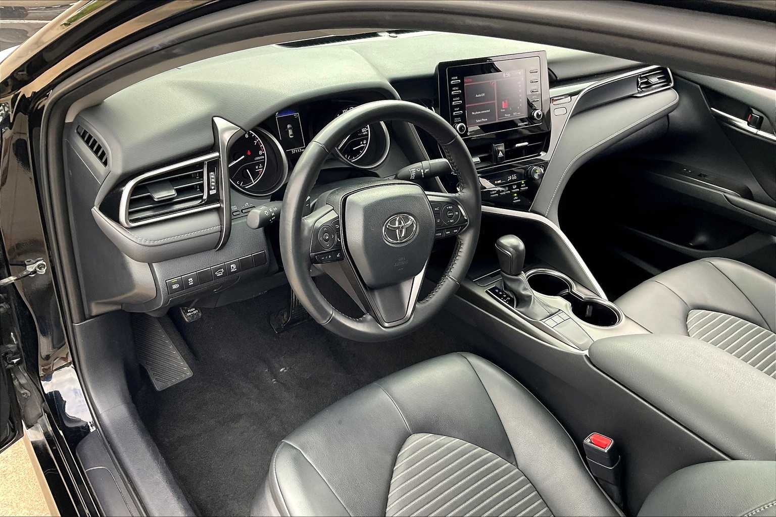 2024 Toyota Camry SE photo 15