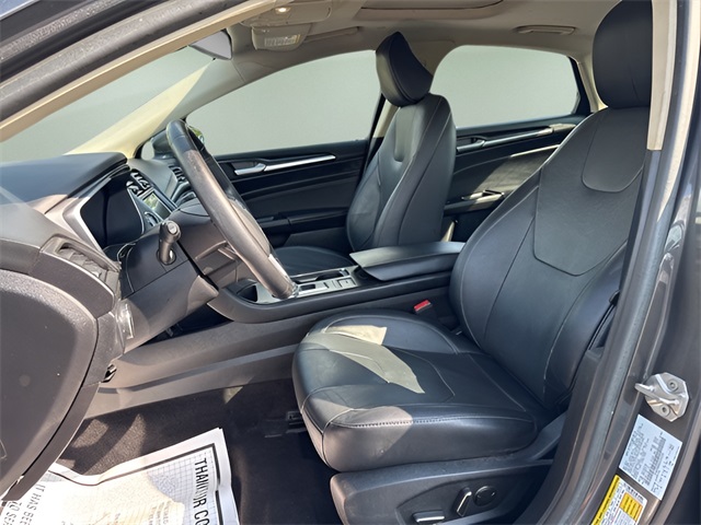 2020 Ford Fusion Hybrid Titanium photo 12