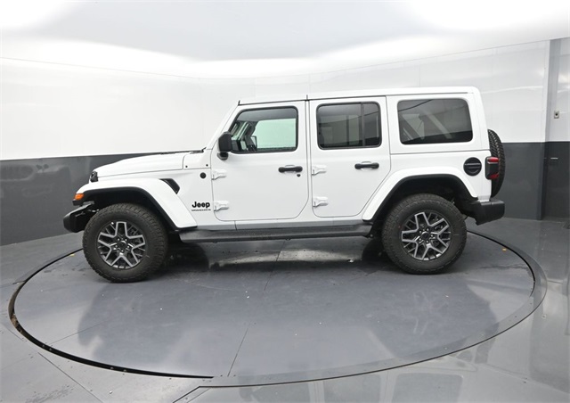 2025 Jeep Wrangler Sahara photo 4