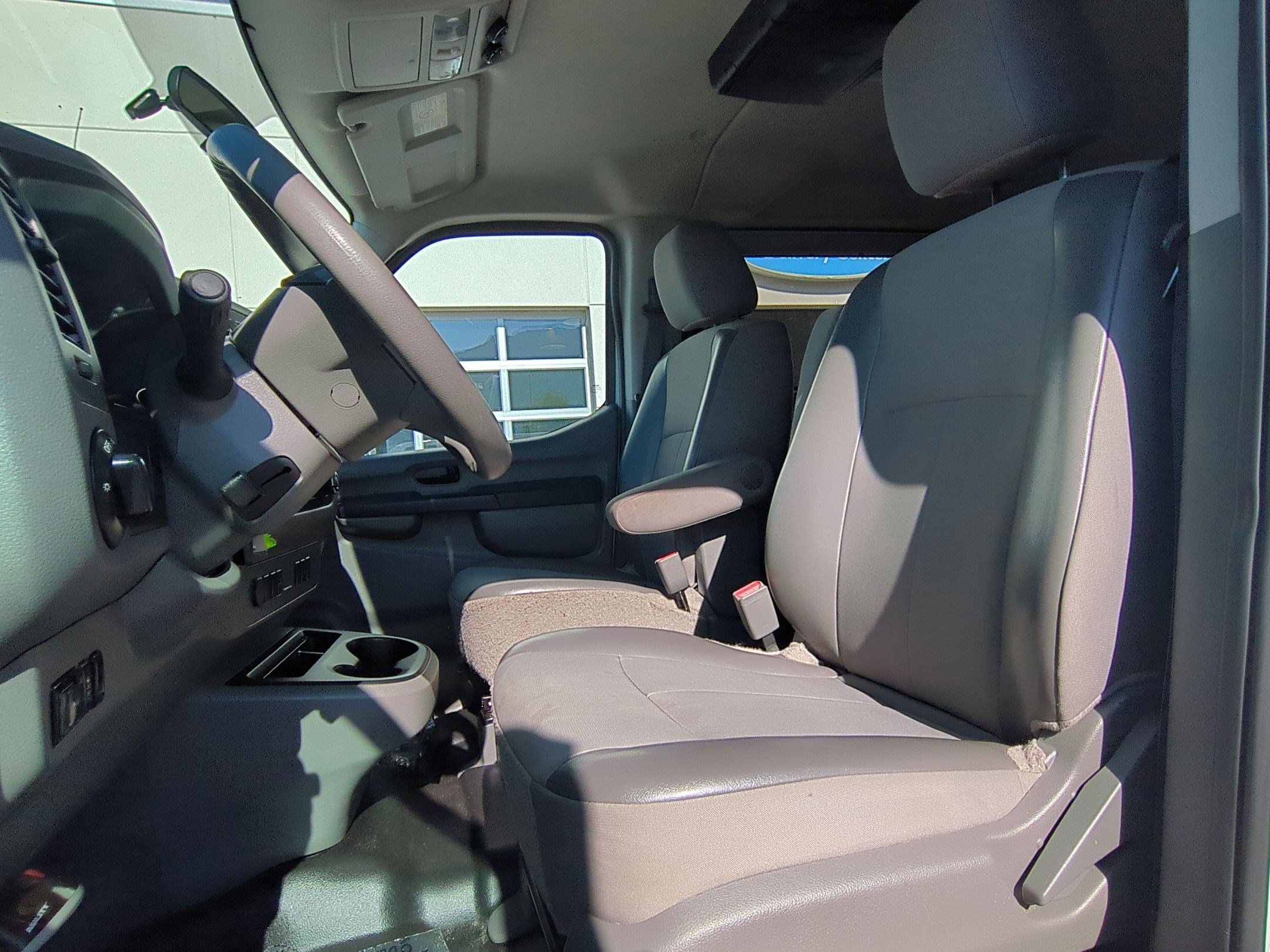 2015 Nissan NV3500 photo 19