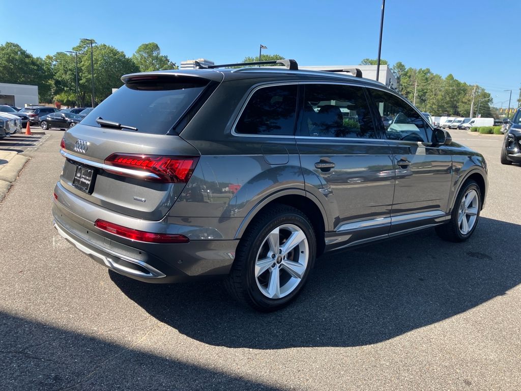 2021 Audi Q7 45 Premium photo 12