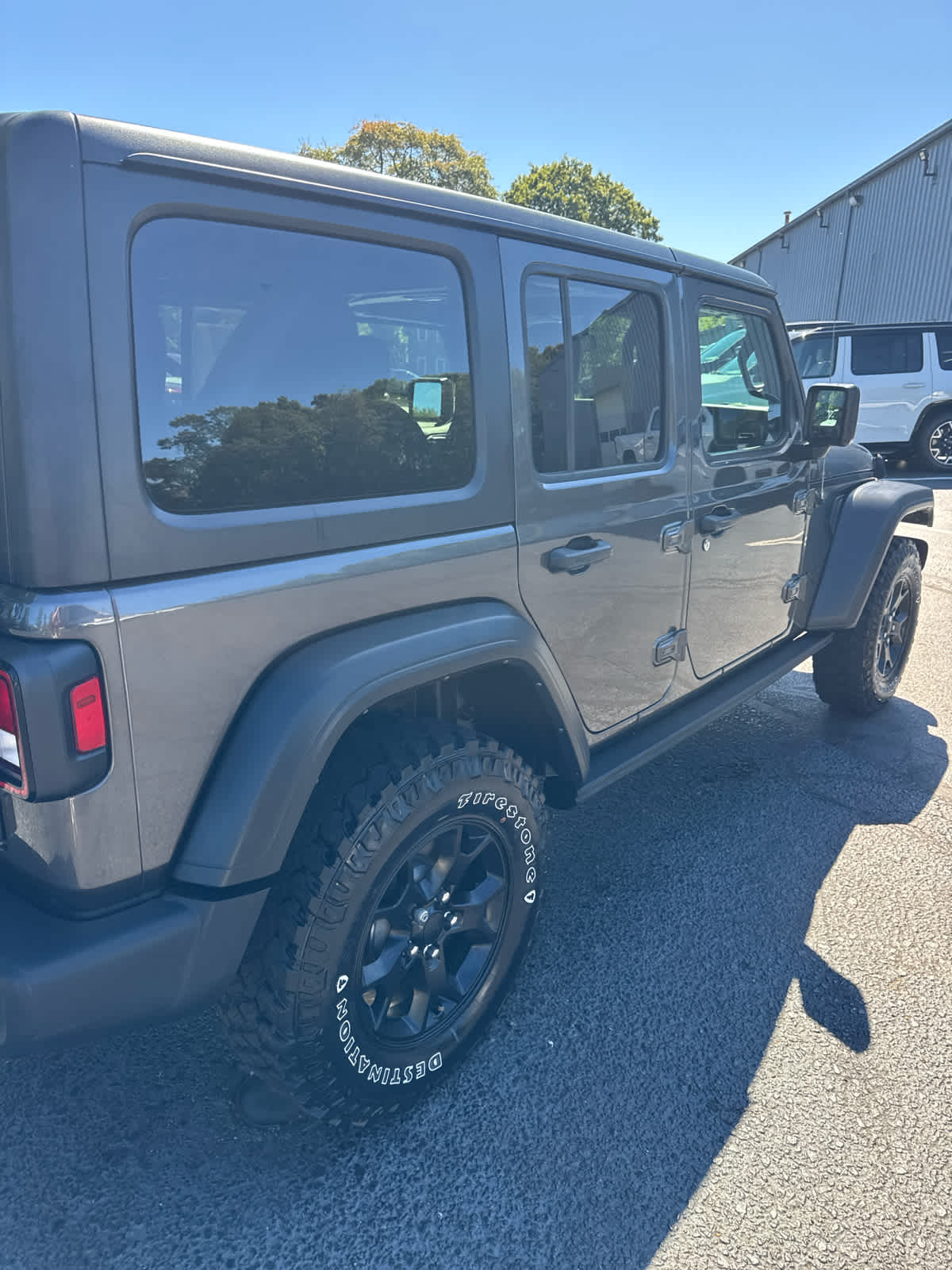 2023 Jeep Wrangler Willys photo 18