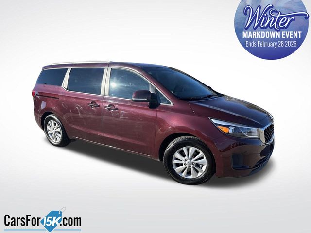2016 Kia Sedona LX's photo
