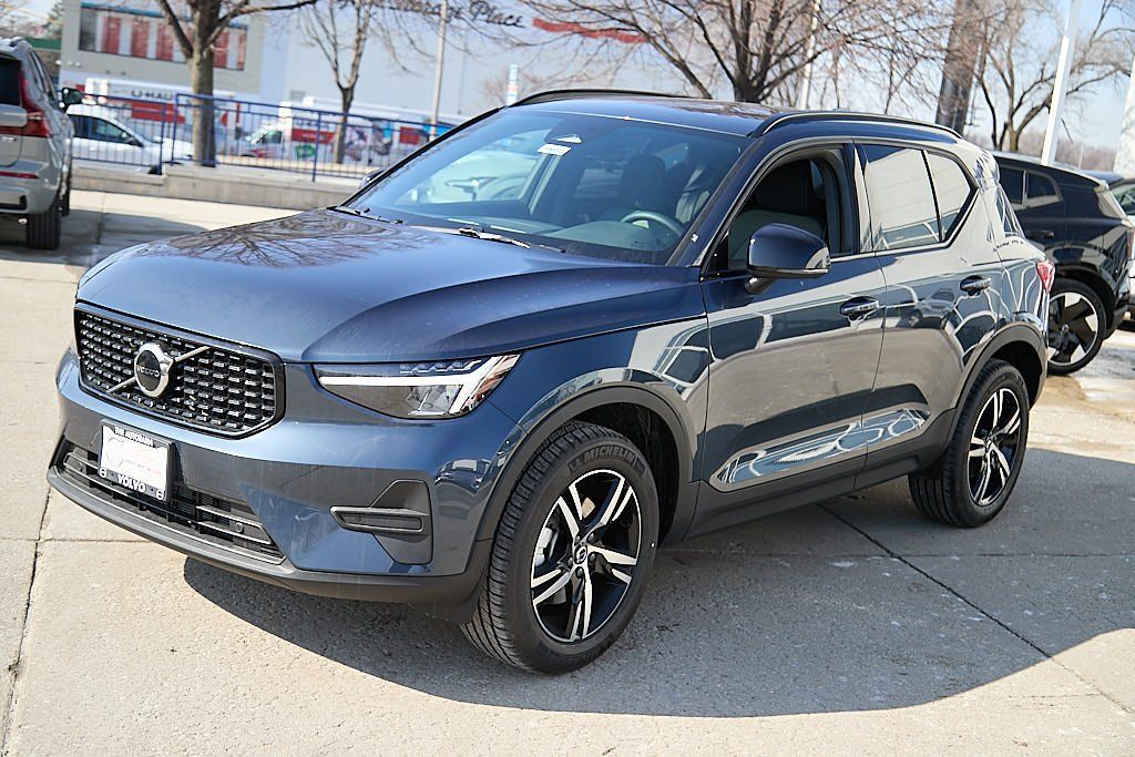 2026 VOLVO XC40 - Image 5
