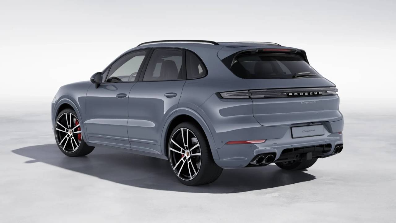 2026 Porsche Cayenne S photo 3
