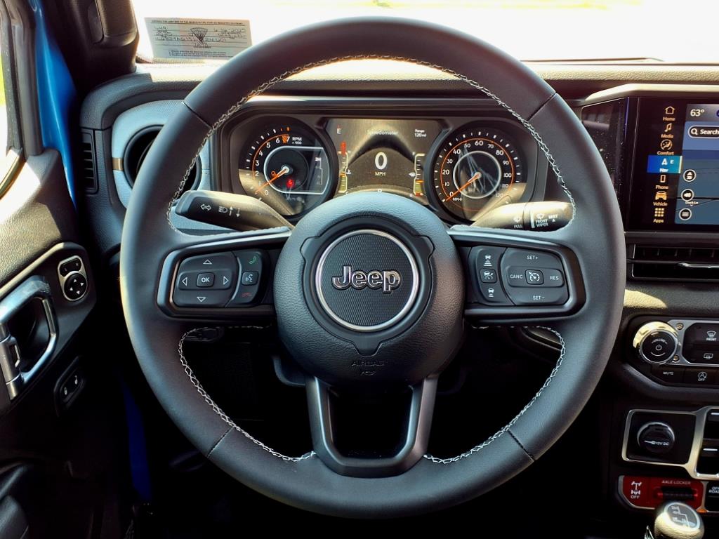 2025 Jeep Gladiator Willys photo 10