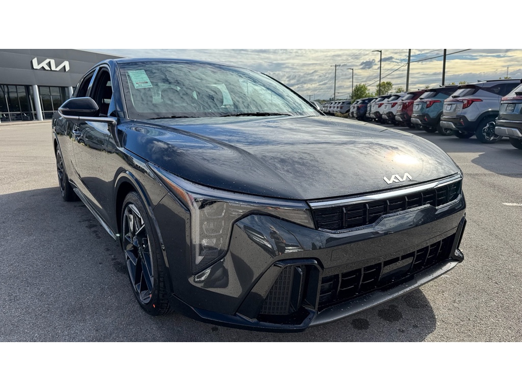 2025 Kia K4 GT-Line's photo