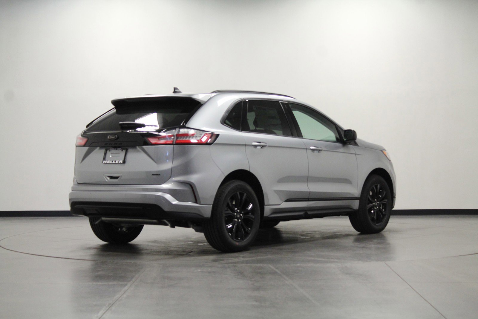 2024 Ford Edge SE photo 3