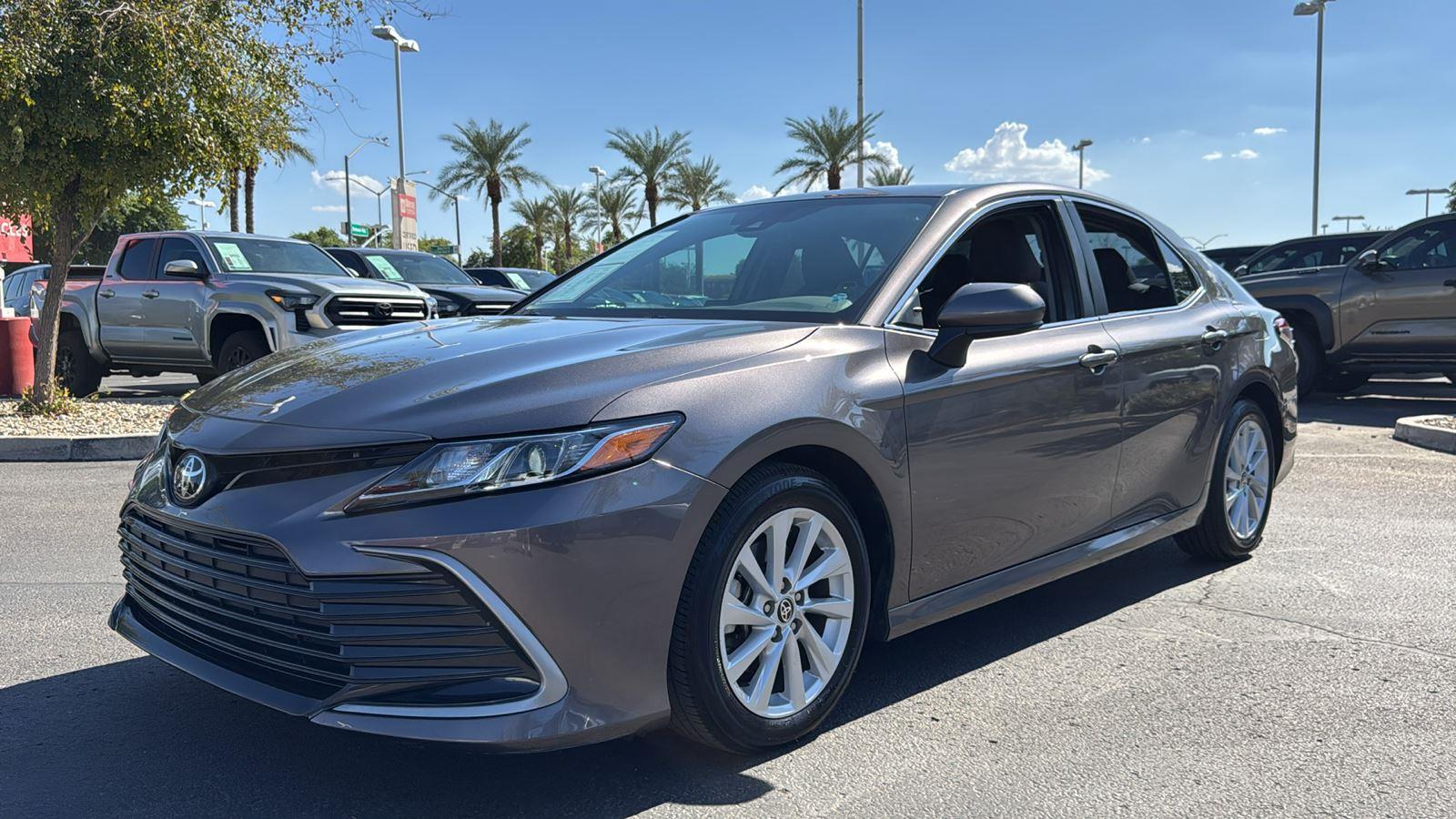 2021 Toyota Camry LE photo 3