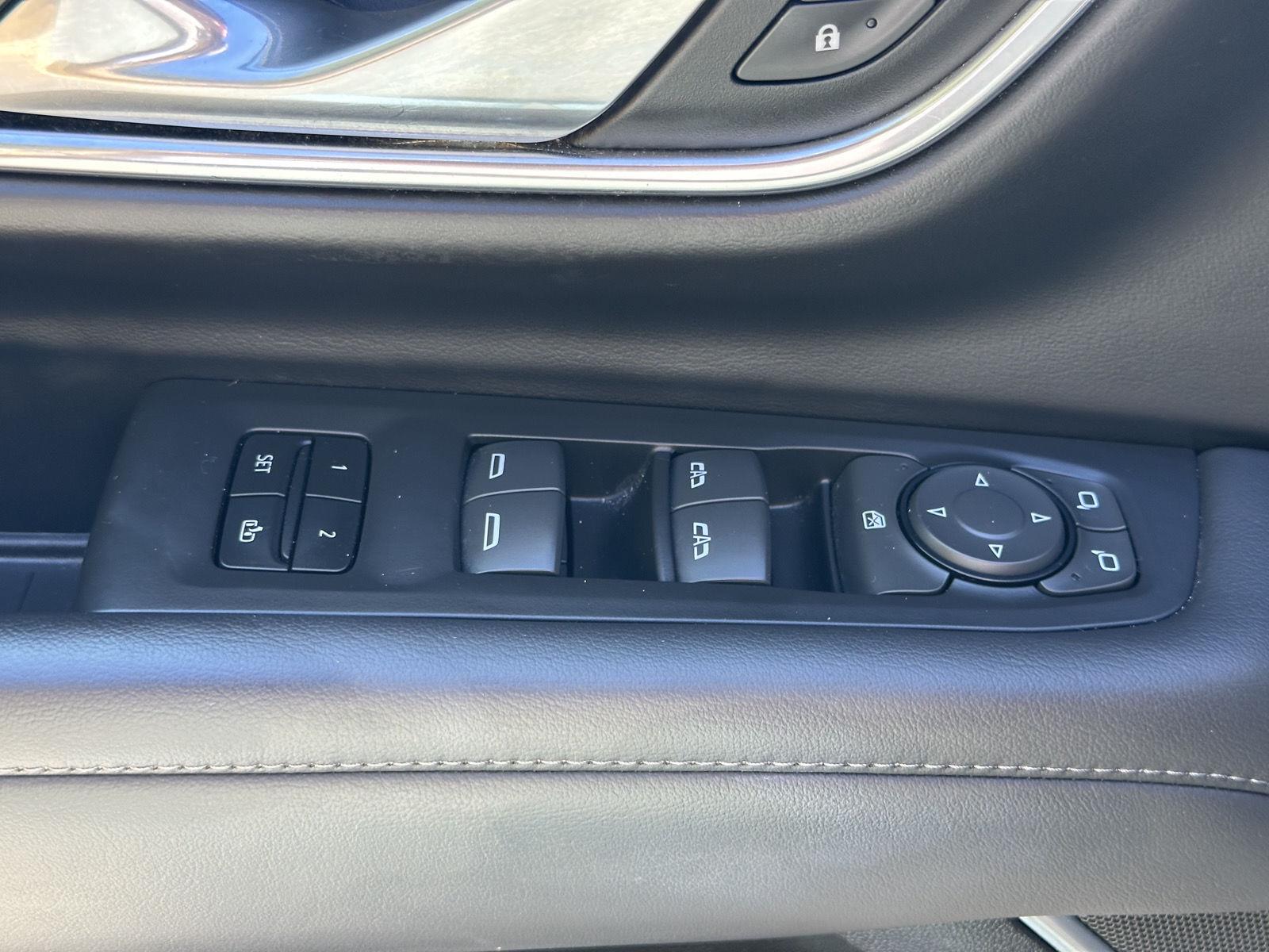 2024 Chevrolet Suburban LT photo 12