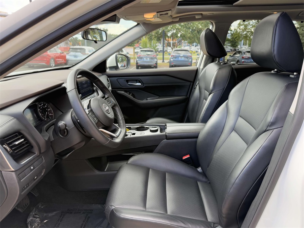 2023 Nissan Rogue SV photo 12