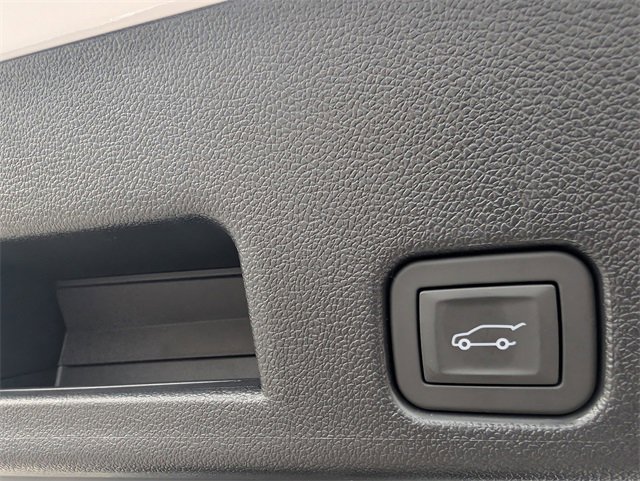 2025 Chevrolet Traverse photo 16