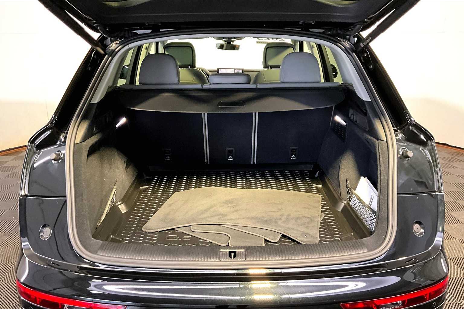 2023 Audi Q5 S line Premium Plus photo 31