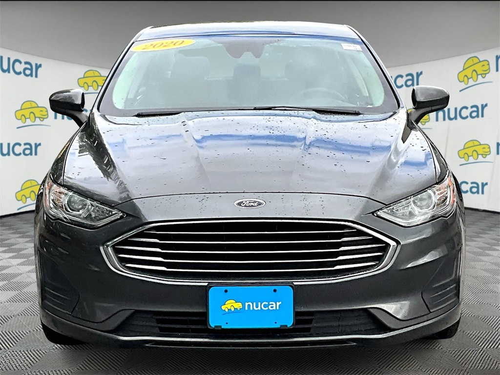 2020 Ford Fusion SE photo 2