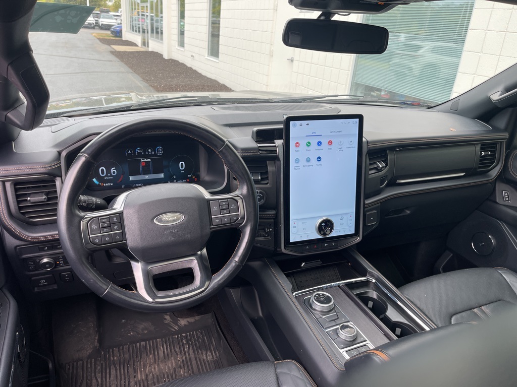 2022 Ford Expedition MAX Platinum photo 15