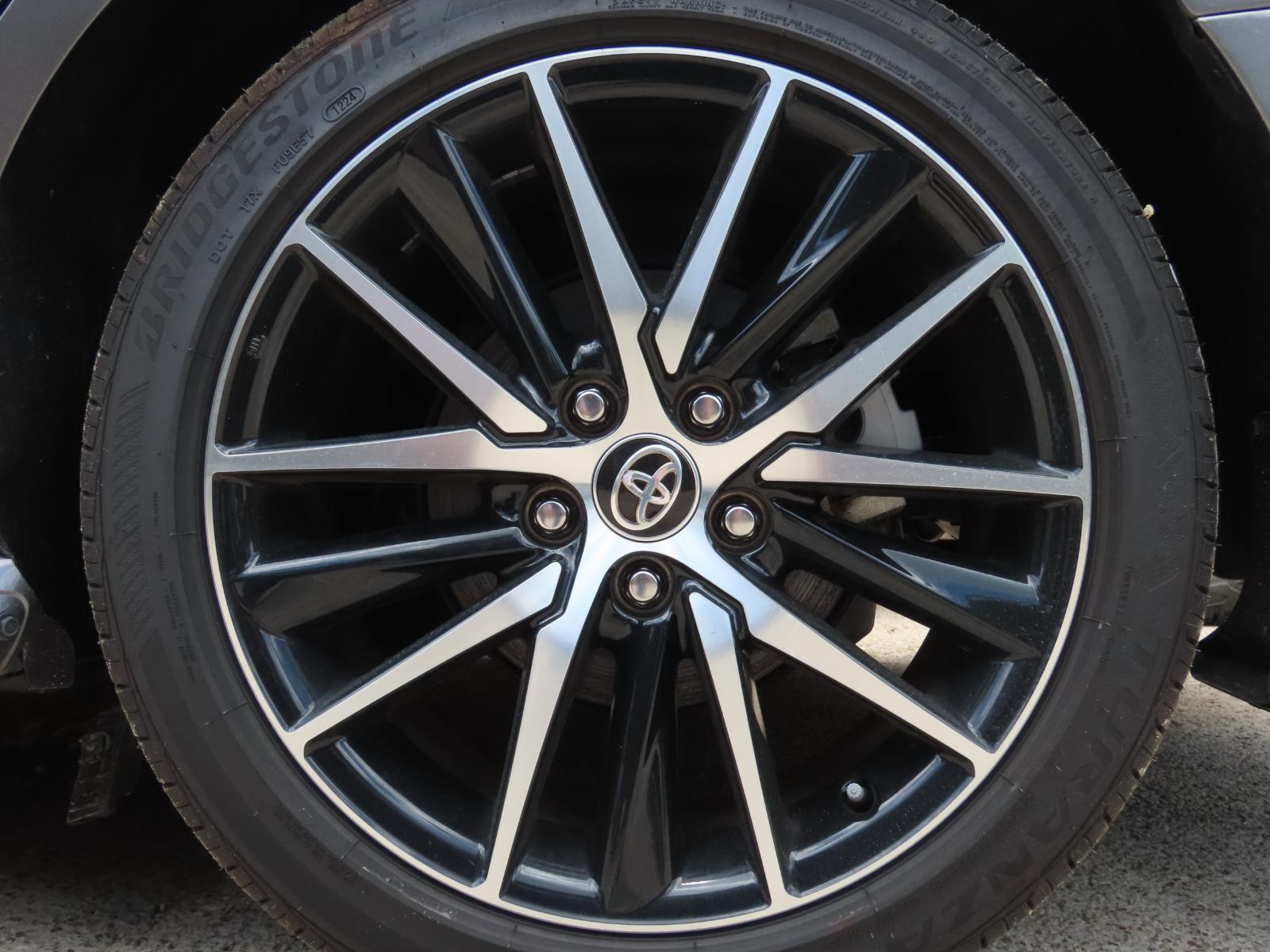 2024 Toyota Camry SE photo 4