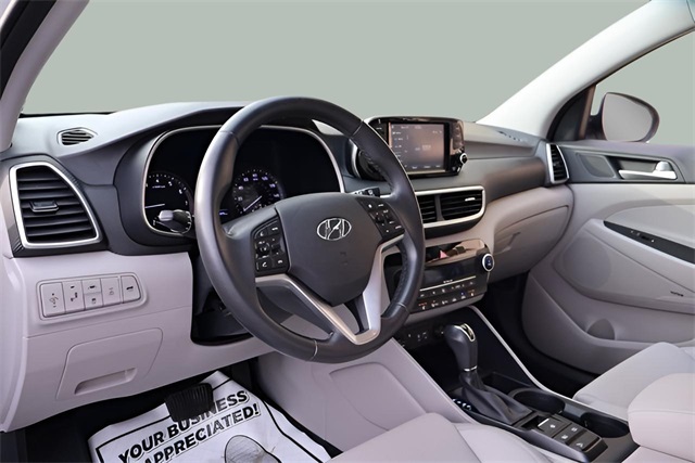 2020 Hyundai Tucson Sport photo 2