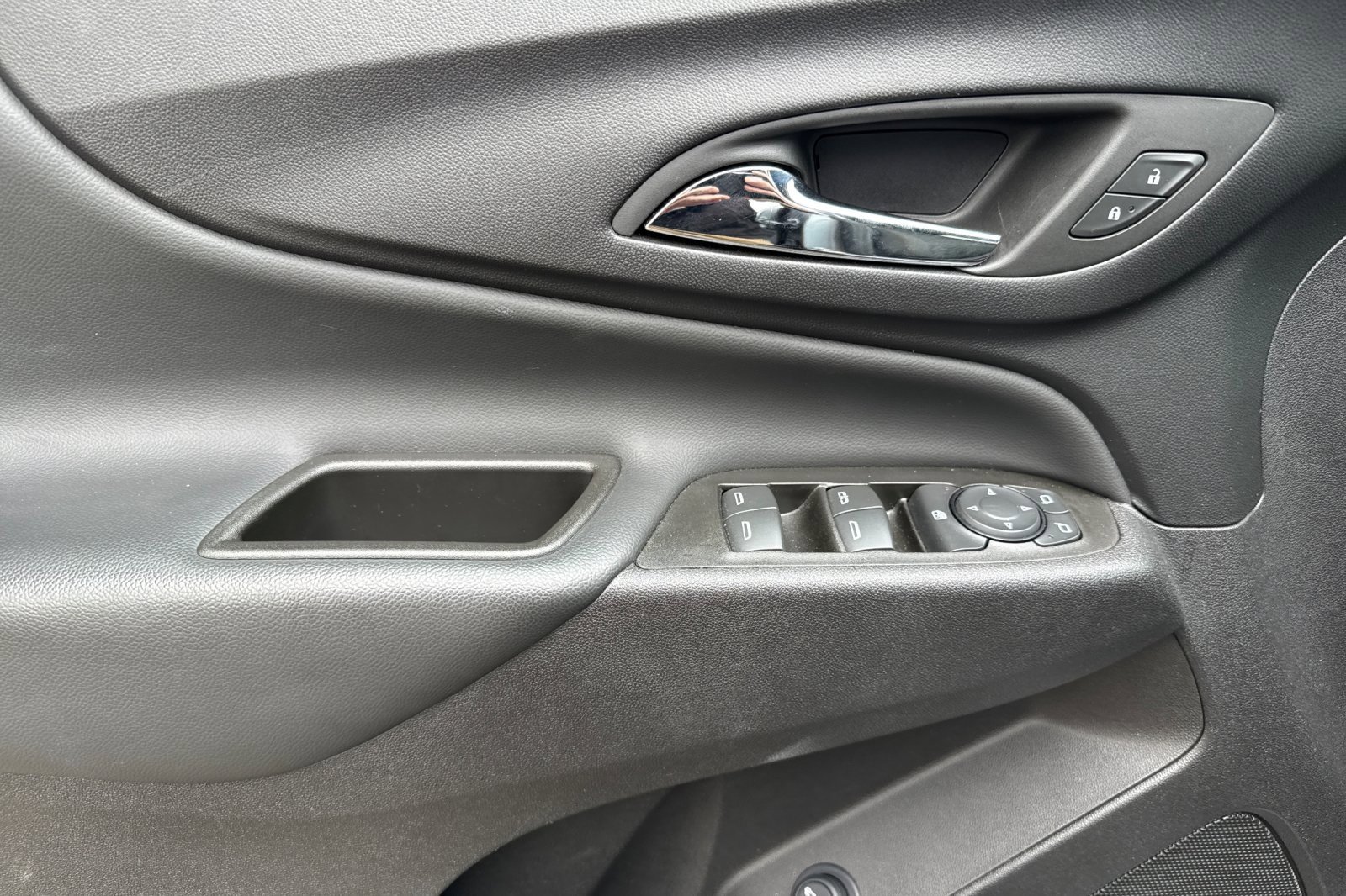 2024 Chevrolet Equinox LT photo 11