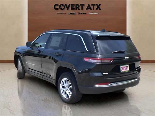 2025 Jeep Grand Cherokee Laredo X photo 2