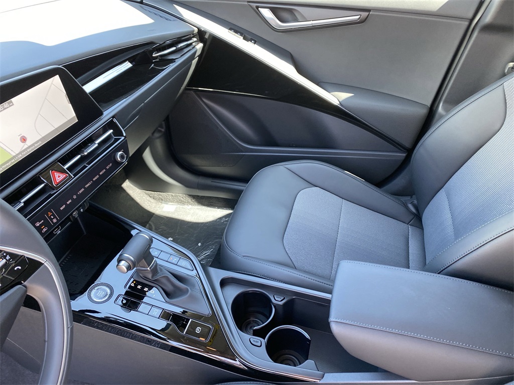 2025 Kia Niro EX photo 27