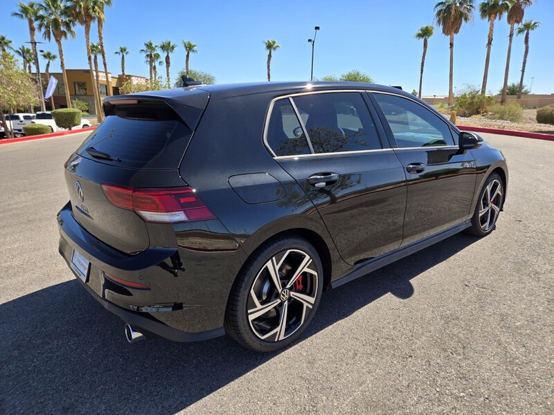 2025 Volkswagen Golf GTI SE photo 2