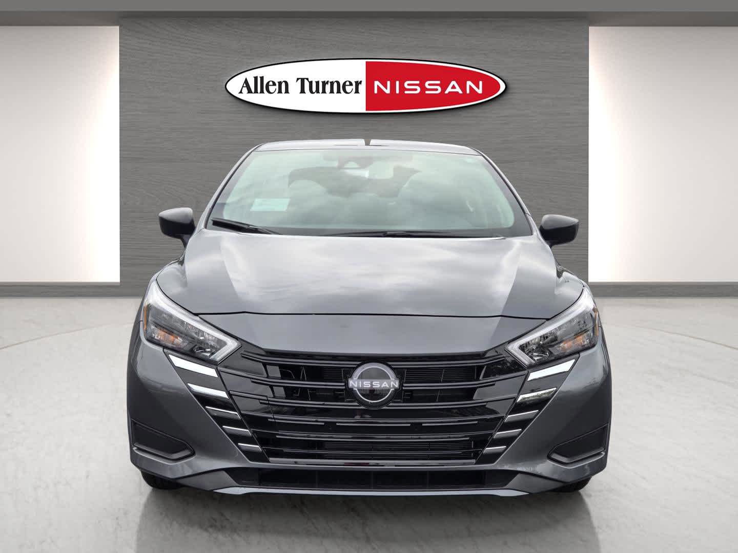 2025 Nissan Versa S photo 4