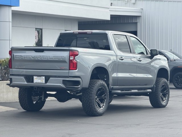 2025 Chevrolet Silverado 1500 RST photo 3