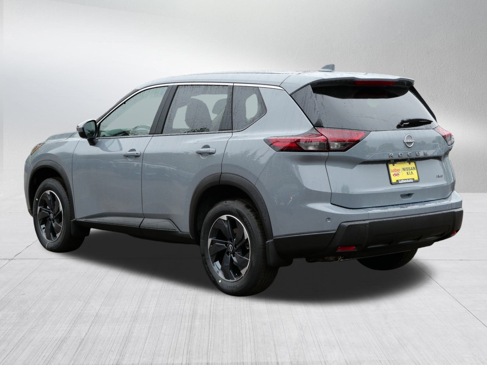 2026 Nissan Rogue SV photo 3