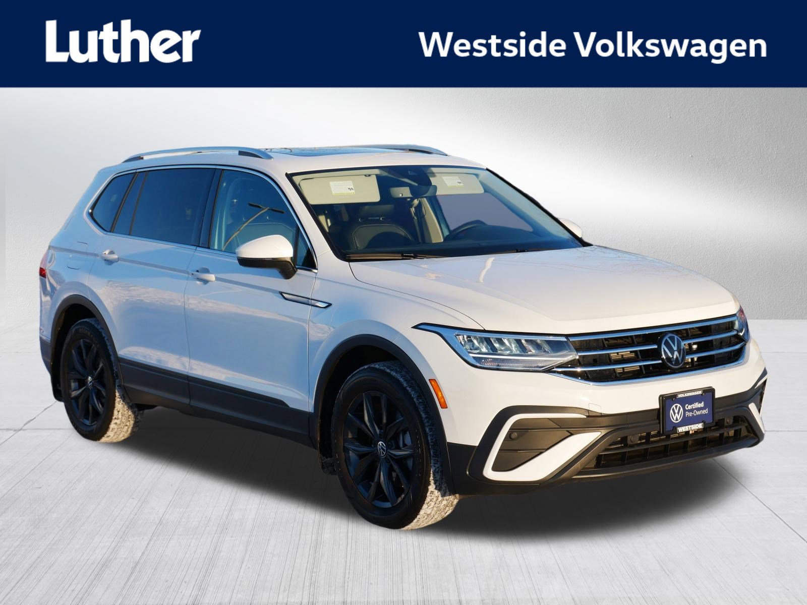 2024 Volkswagen Tiguan SE's photo