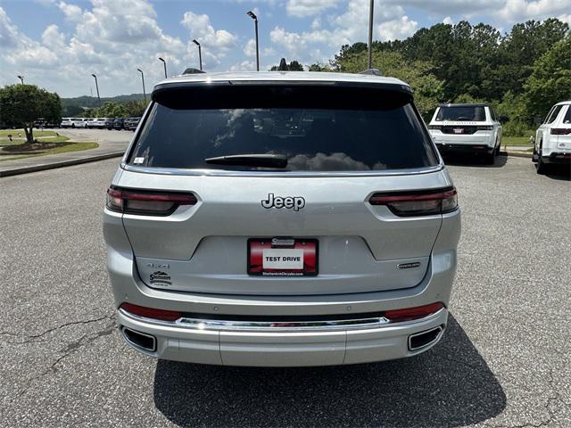 2024 Jeep Grand Cherokee Overland photo 3