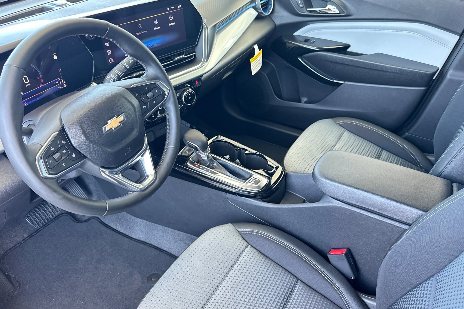 2025 Chevrolet Trax photo 9