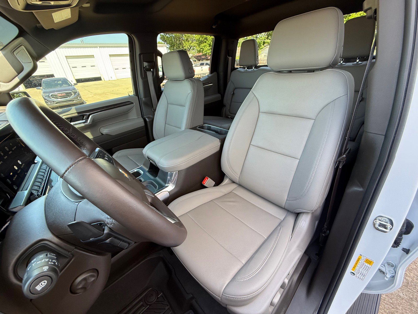 2023 Chevrolet Silverado 1500 LTZ photo 13
