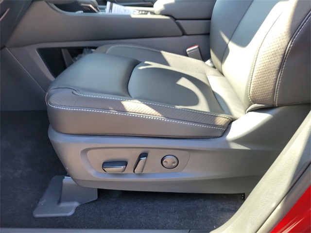 2025 Nissan Pathfinder SL photo 14