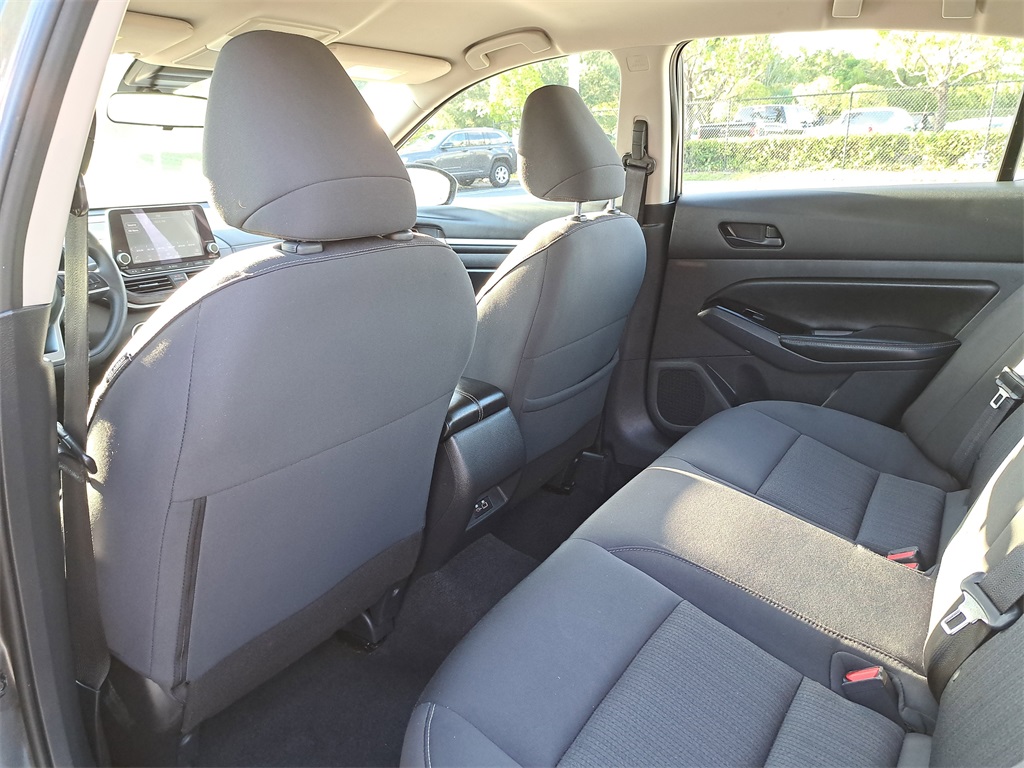 2023 Nissan Altima 2.5 SV photo 11